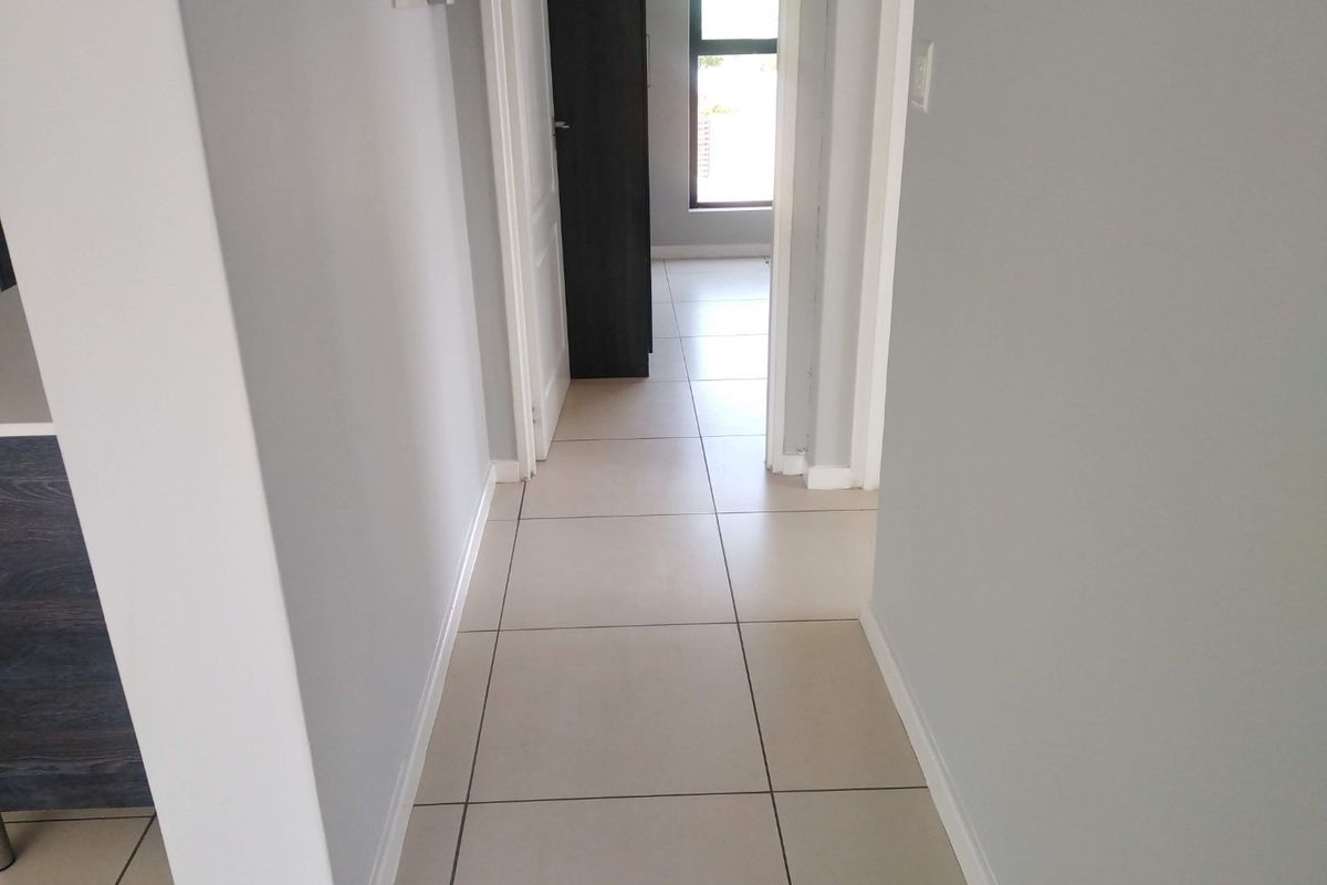 1 Bedroom Apartment / Flat for Sale in Fourways R699 000 - Photo 3