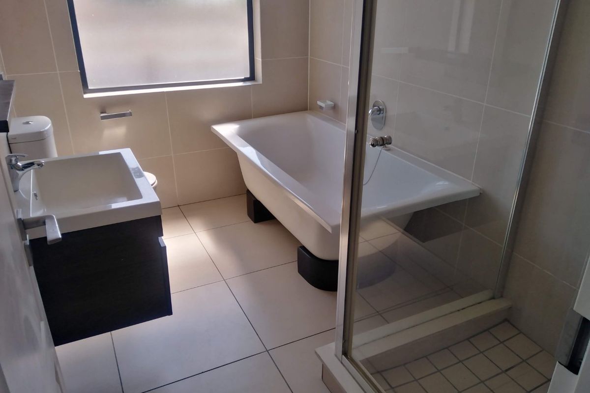 1 Bedroom Apartment / Flat for Sale in Fourways R699 000 - Photo 4