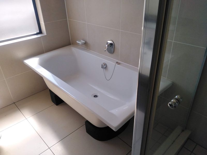 1 Bedroom Apartment / Flat for Sale in Fourways R699 000 - Photo 6