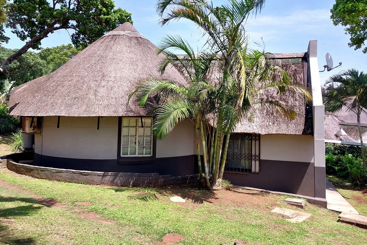 STUNNING ONE BEDROOM UNIT FOR SALE - Photo 2