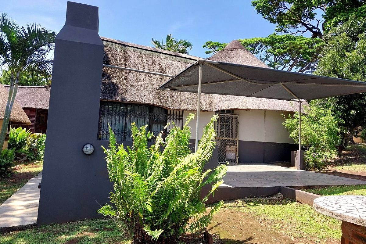 STUNNING ONE BEDROOM UNIT FOR SALE - Photo 3