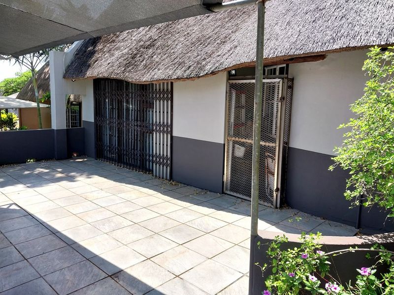 STUNNING ONE BEDROOM UNIT FOR SALE - Photo 7