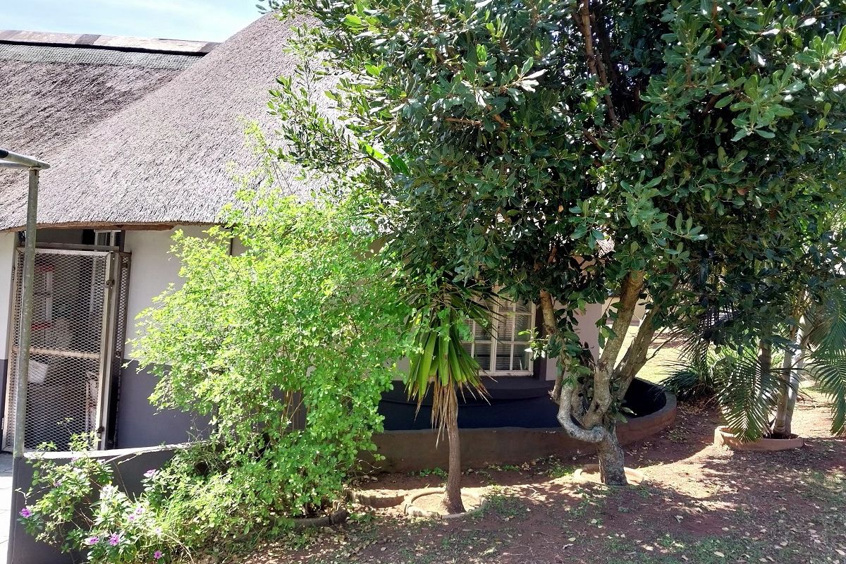 STUNNING ONE BEDROOM UNIT FOR SALE - Photo 5