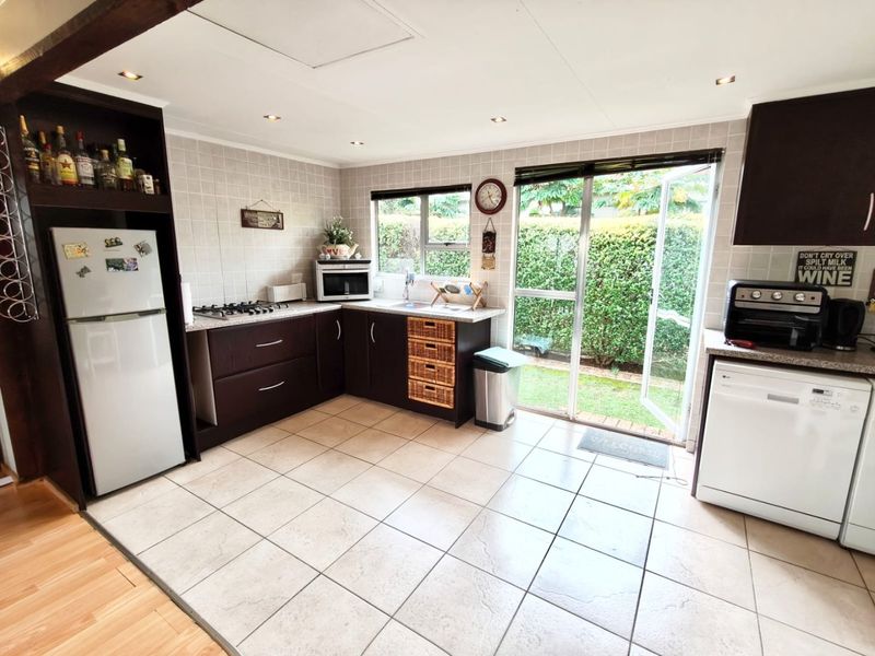 Serene Weekend Escape at the Vaal Dam - Photo 9