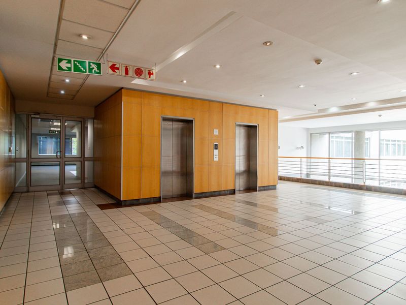 0 Bed Commercial in Bruma for Rent - Photo 4