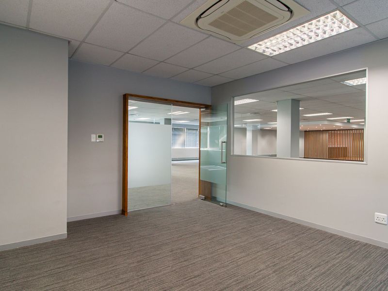 0 Bed Commercial in Bruma for Rent - Photo 9