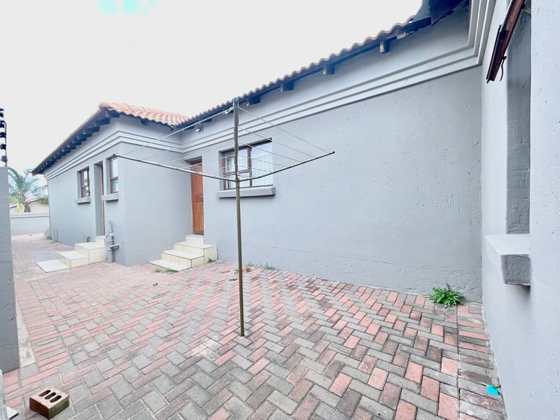 Great Habitat For A Big Family - Photo 5