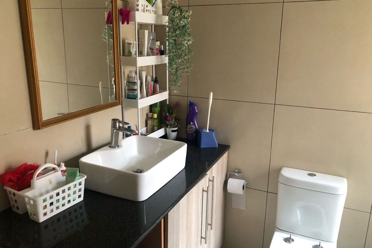 Modern Ground Floor 2-Bedroom Apartment in Eton Close, Vorna Valley - Photo 3