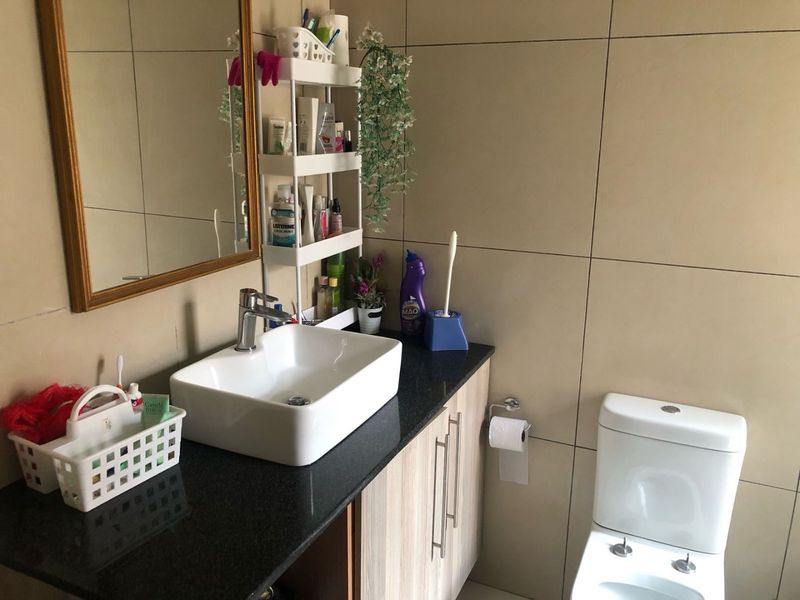 Modern Ground Floor 2-Bedroom Apartment in Eton Close, Vorna Valley - Photo 3