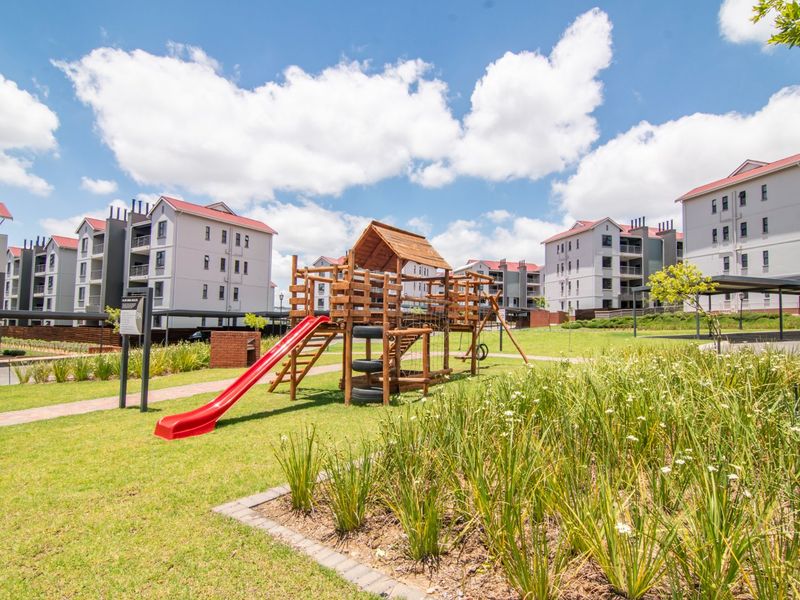 Your Tranquil Escape Awaits on Red Ivory Lane - Photo 3