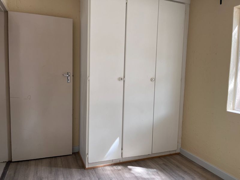 Modern apartment in a neat and well kept complex - Photo 7