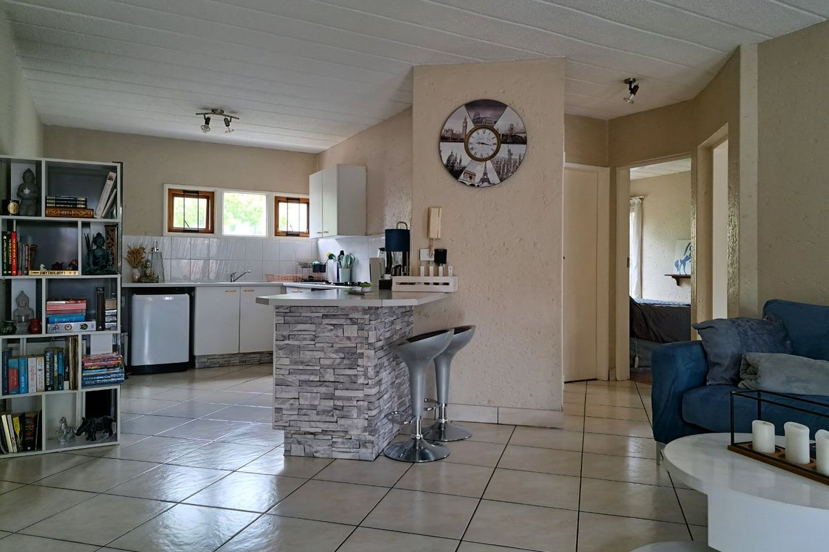 2 Bedroom Lock-up-and-go 1st floor property - with AirBnb options  - Photo 5