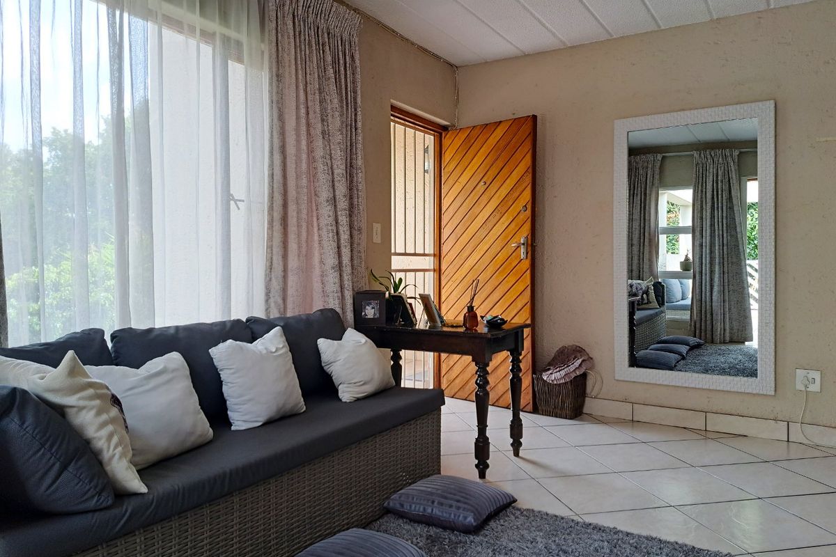 2 Bedroom Lock-up-and-go 1st floor property - with AirBnb options  - Photo 4