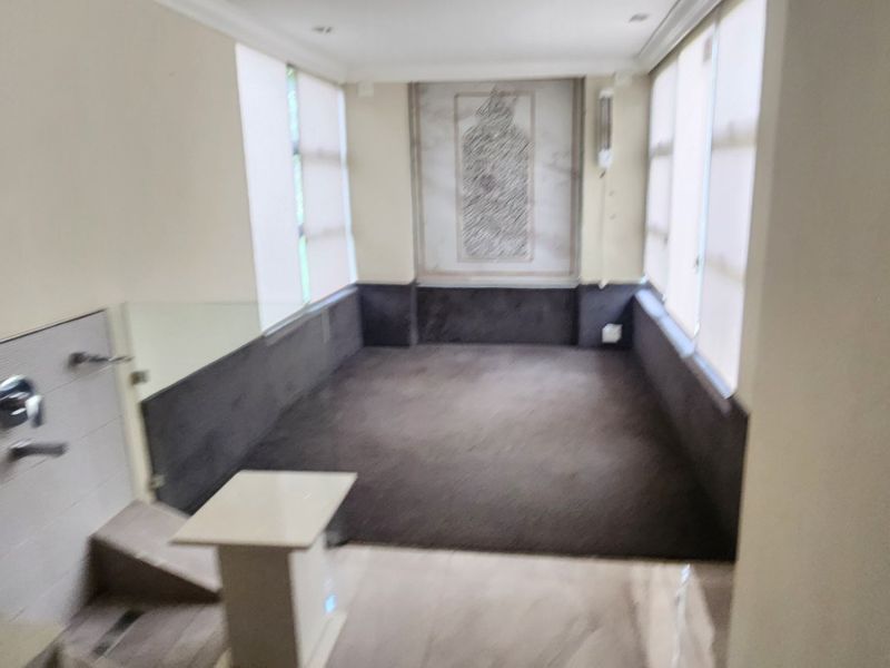 Modern 5-Bedroom House for Rent in Erasmia - Photo 7