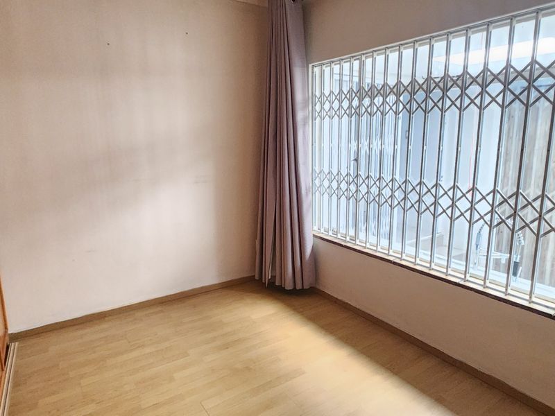 Modern 5-Bedroom Family Home for Sale in Erasmia - Christoburg - Photo 7