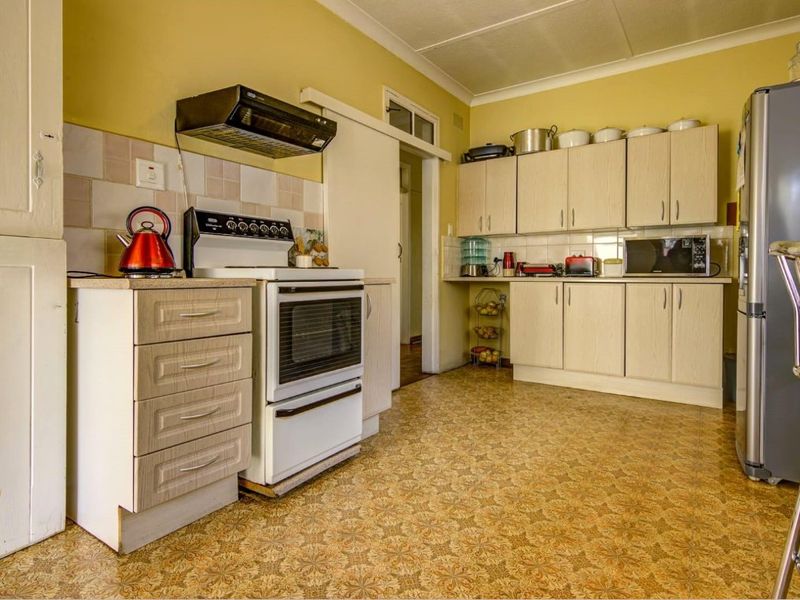 3 Family Home plus Great Flat Potential - Photo 5