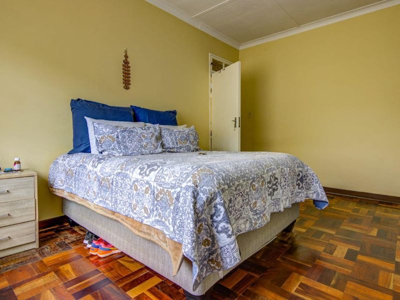 3 Family Home plus Great Flat Potential - Photo 10