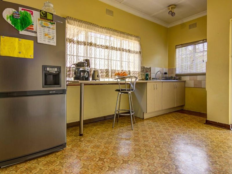 3 Family Home plus Great Flat Potential - Photo 6