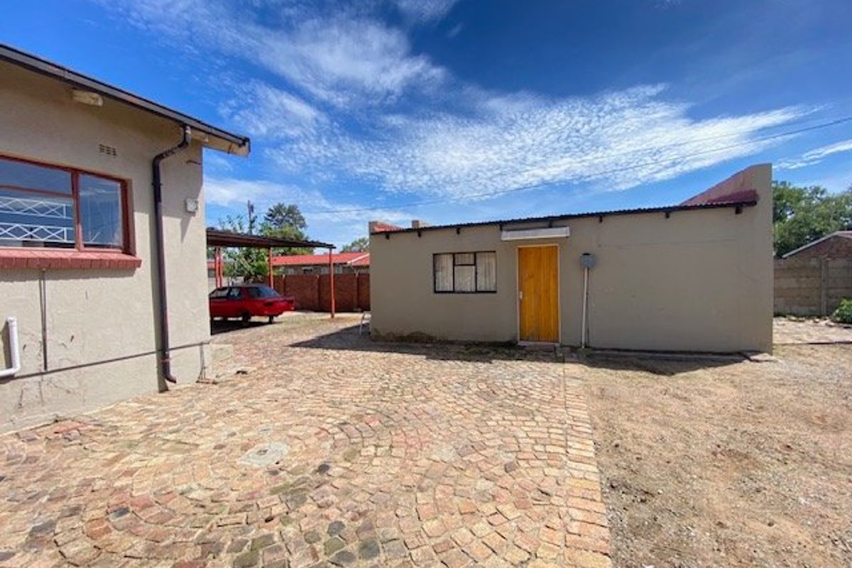 House with plenty to offer for sale - Photo 4