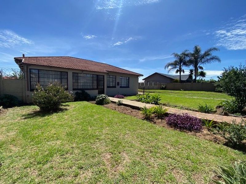 House with plenty to offer for sale - Photo 2