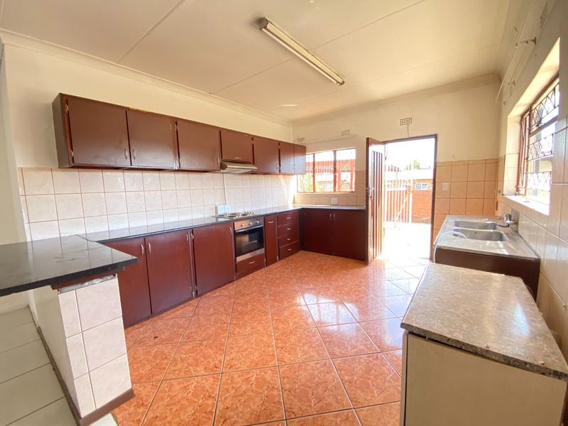 House with plenty to offer for sale - Photo 6