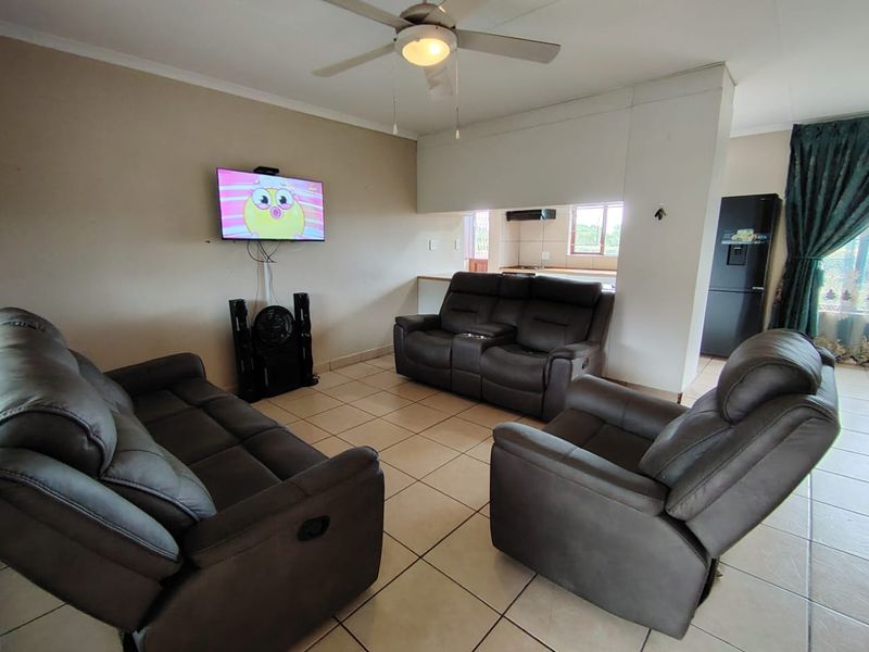 Cosy 3-Bedroom Townhouse For Sale In Secure Margate Complex - Photo 5