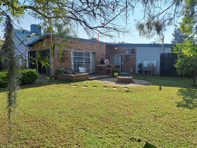 Urgent Sale -Spacious & Modern 3-Bedroom Home with Pool, Lapa & Business Potential – Moot - Photo 4