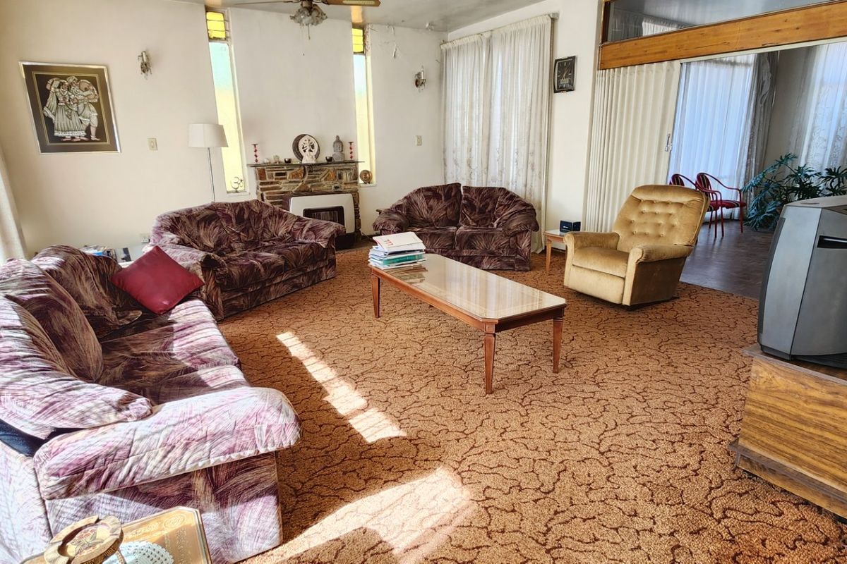 8-Bedroom House for Sale in Laudium - Photo 4