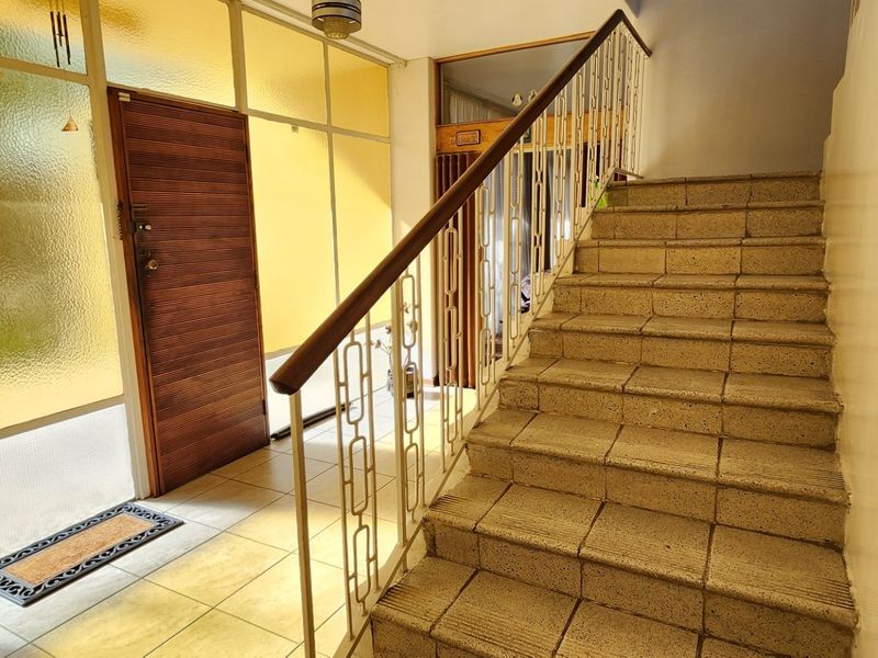 8-Bedroom House for Sale in Laudium - Photo 3