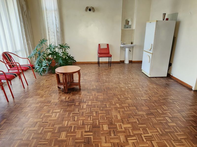 8-Bedroom House for Sale in Laudium - Photo 6