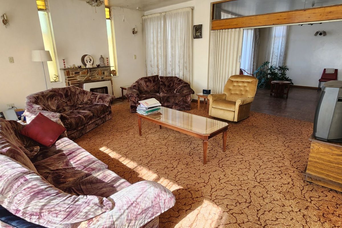 8-Bedroom House for Sale in Laudium - Photo 5