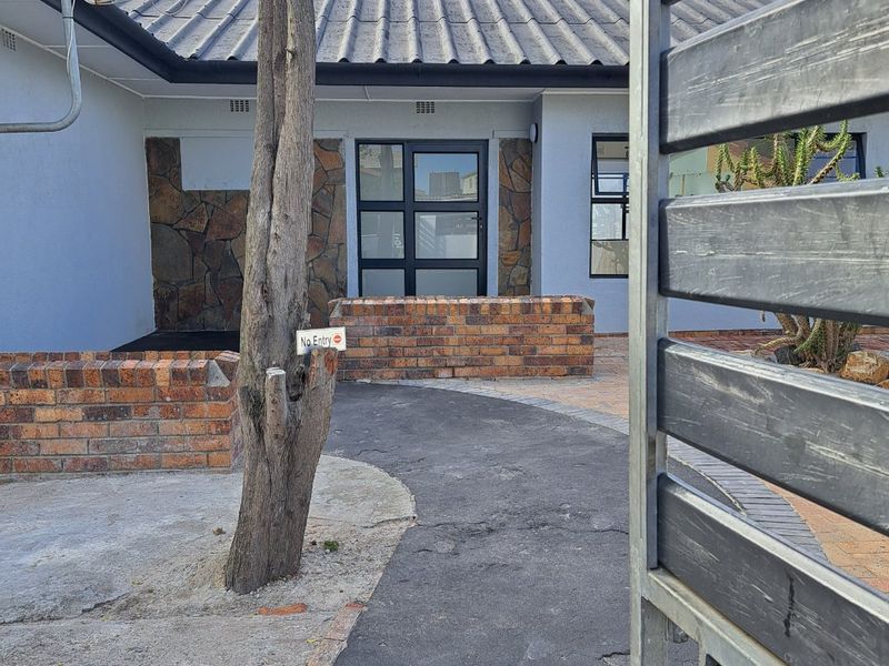 Perfect Family Home or Investment in Windemere - Photo 3