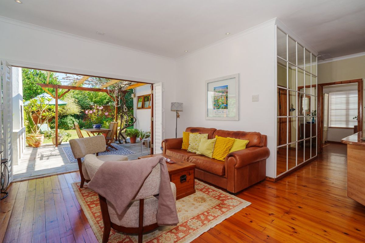 An Upper Wynberg Classic with Soul, Substance, & Distinction - Photo 3