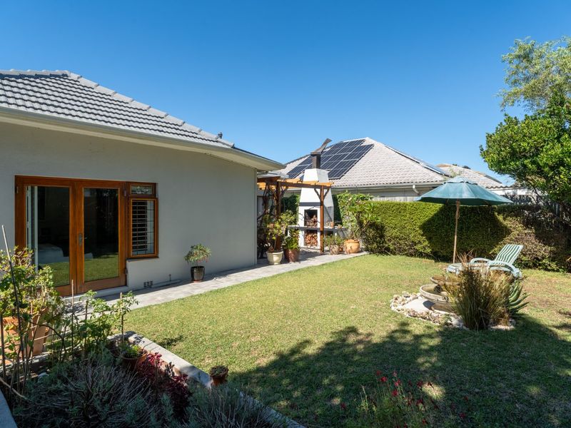 An Upper Wynberg Classic with Soul, Substance, & Distinction - Photo 4