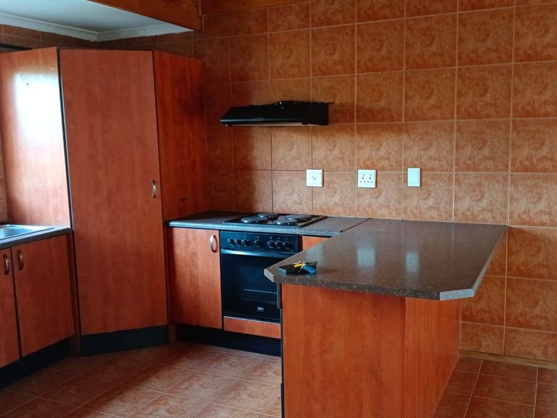 Stunning 4-Bedroom Panhandle Cluster in Glen Marais - Photo 4