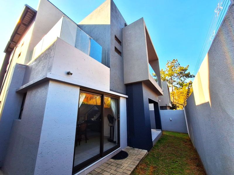 3 Bedroom ensuite Duplex Townhouse for Sale in Bryanston East - Photo 2