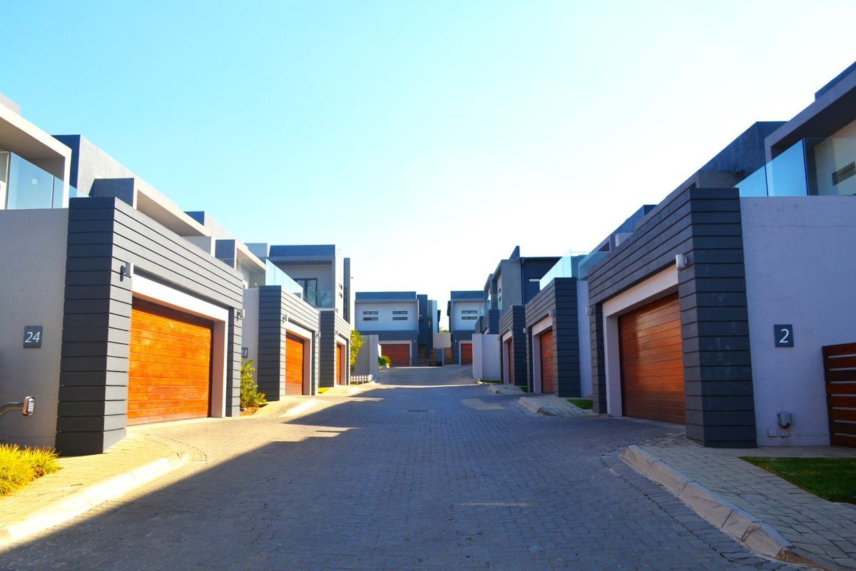 3 Bedroom ensuite Duplex Townhouse for Sale in Bryanston East - Photo 3