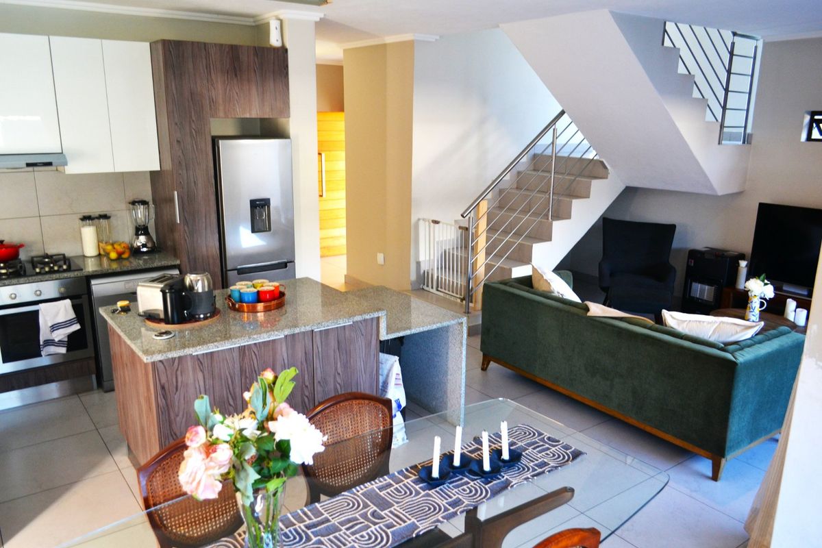 3 Bedroom ensuite Duplex Townhouse for Sale in Bryanston East - Photo 5