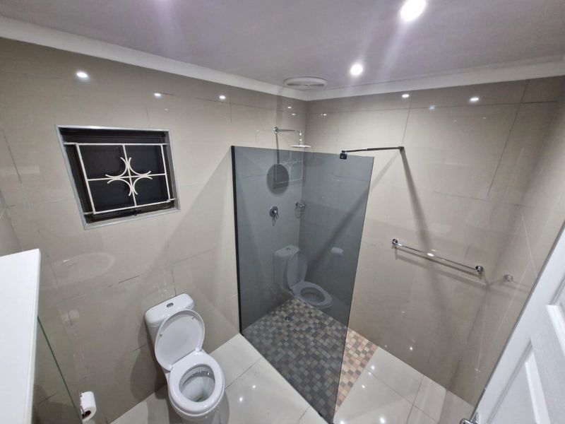 2 Bedroom house for rent Merebank central - Photo 5