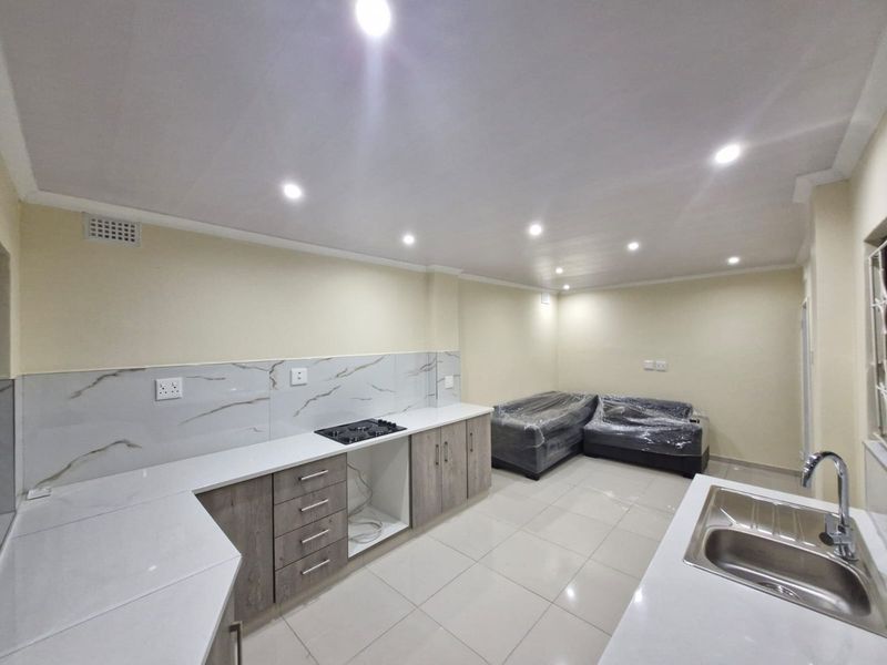 2 Bedroom house for rent Merebank central - Photo 2