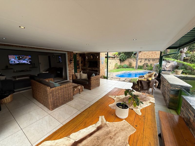 Newly renovated Tech-Savvy home! - Photo 7