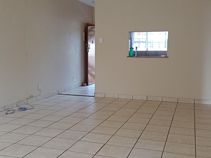 Massive 115 sqm 3 bed for sale in Muckleneuk - Photo 4