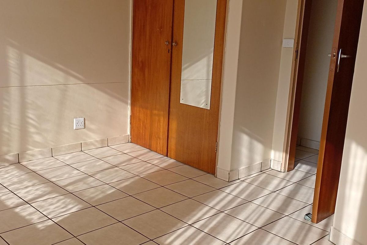 Massive 115 sqm 3 bed for sale in Muckleneuk - Photo 2