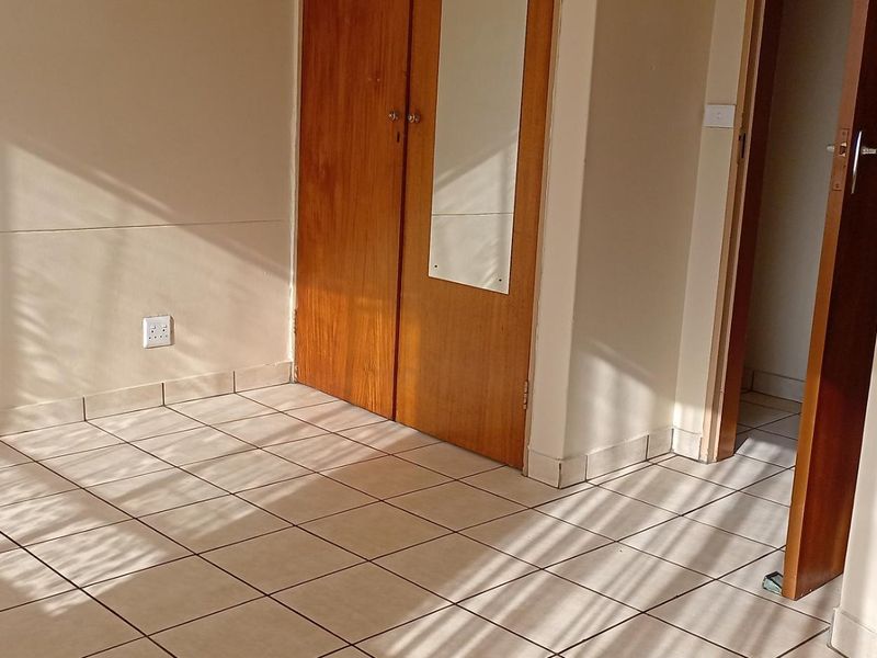 Massive 115 sqm 3 bed for sale in Muckleneuk - Photo 2