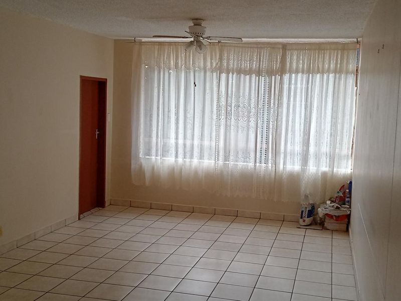 Massive 115 sqm 3 bed for sale in Muckleneuk - Photo 3