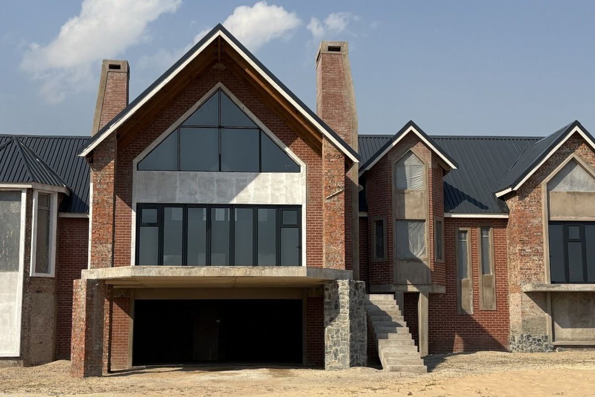 Designed to be Different and Full of Excellence ! - Photo 2