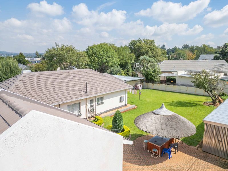 Charming 3-Bedroom Family Home with a Private Flatlet in the Heart of Edenvale - Photo 6