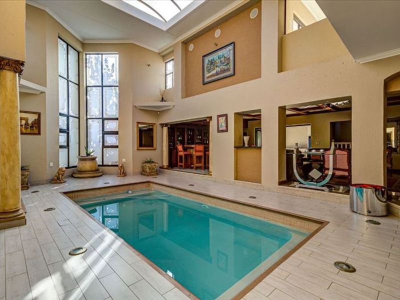 Elegant 4-Bedroom Home with 4 En-Suites, Study & Pool - Photo 3