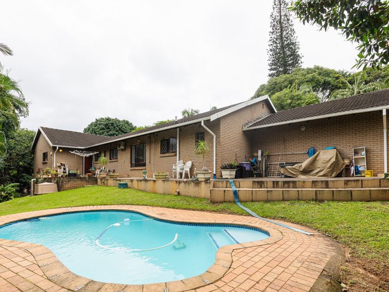 Beautiful Family Residence Recently Renovated - Set In The Picturesque Village Of Southbroom. - Photo 1