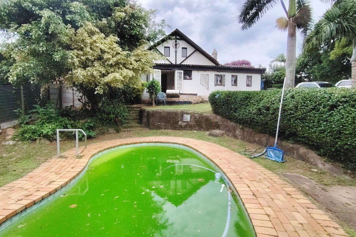 Three properties for the price of one. - Photo 3
